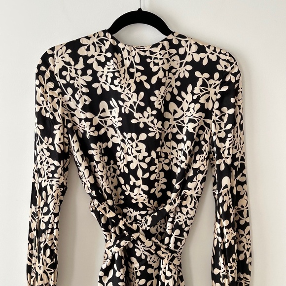 Harold's 100% Silk Floral Wrap Dress - Picture 13 of 16